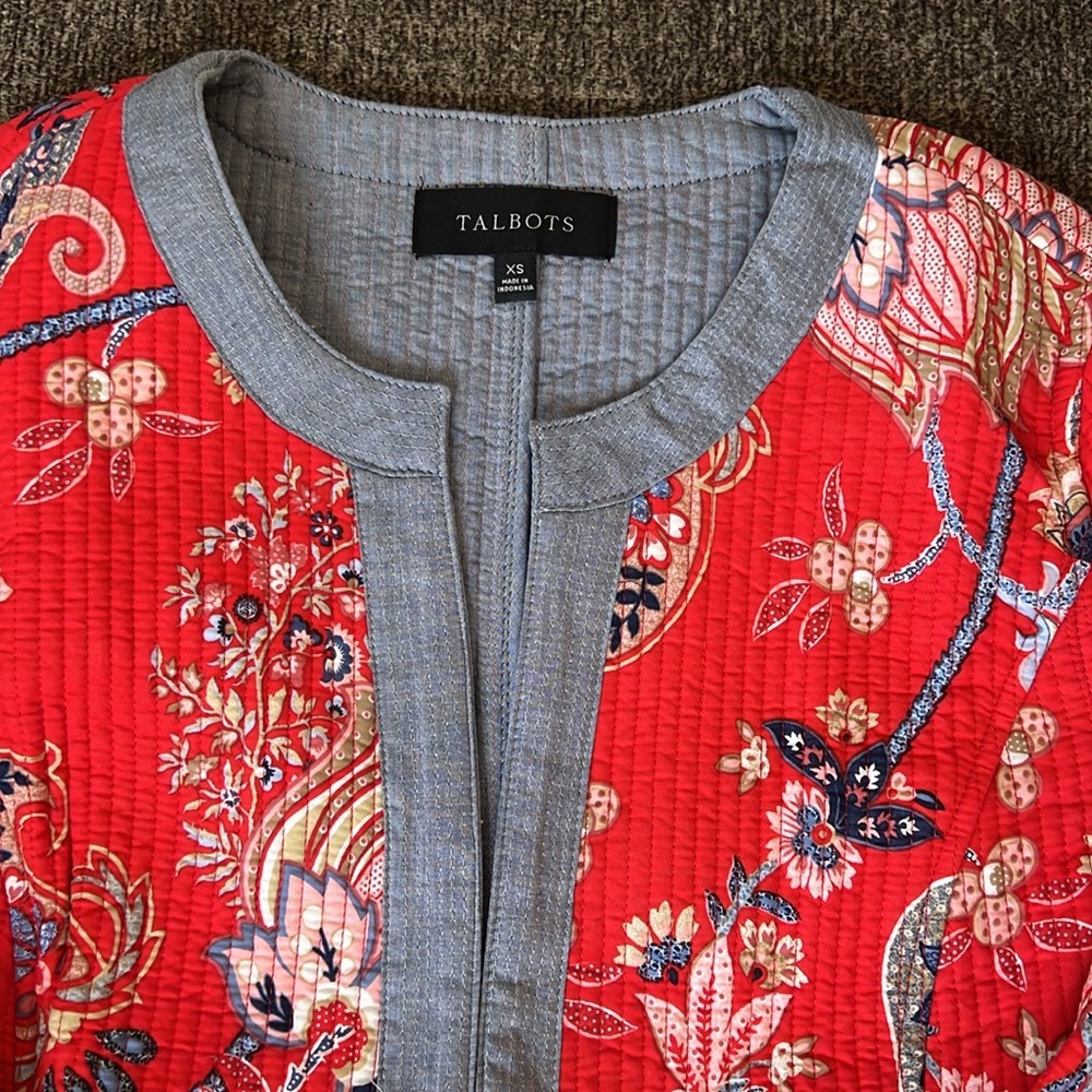 TALBOTS MIXED PATTERN QUILTED FLORAL JACKET SIZE XS NWOT - Picture 6 of 13